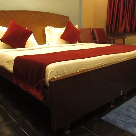 Hotel Diamond Daman Exterior foto