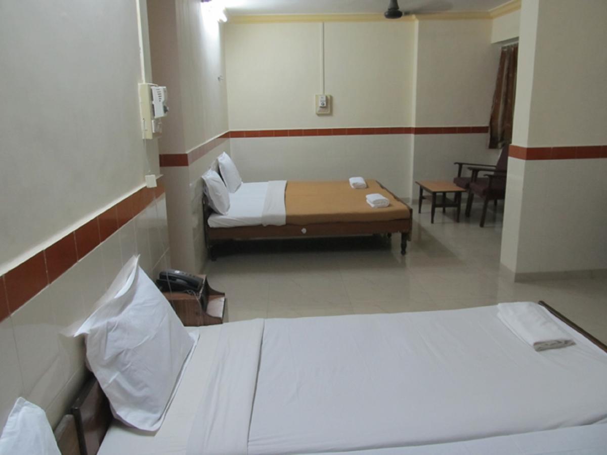 Hotel Diamond Daman Exterior foto