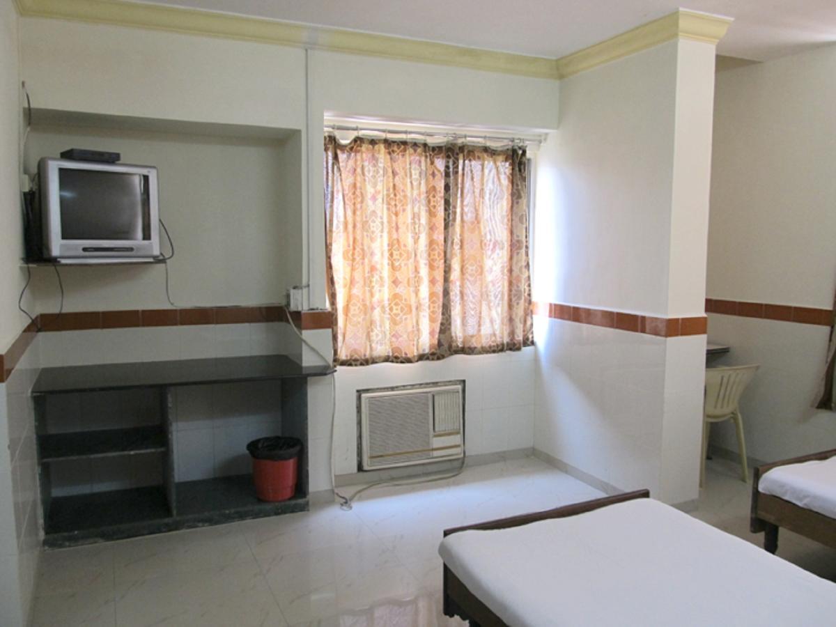 Hotel Diamond Daman Exterior foto