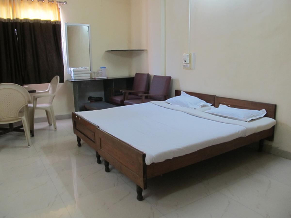 Hotel Diamond Daman Exterior foto