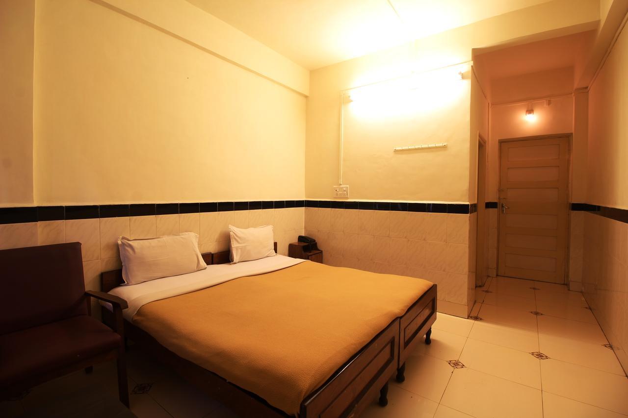 Hotel Diamond Daman Exterior foto