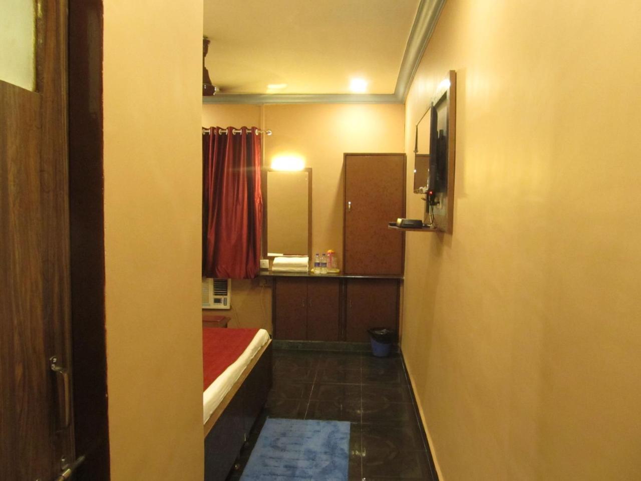 Hotel Diamond Daman Exterior foto